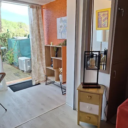 Mimilou Eleuthera 300 M Centre Naturiste * Agde