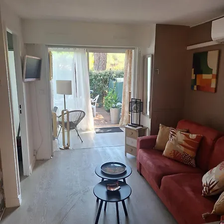Mimilou Eleuthera 300 M Centre Naturiste * Agde