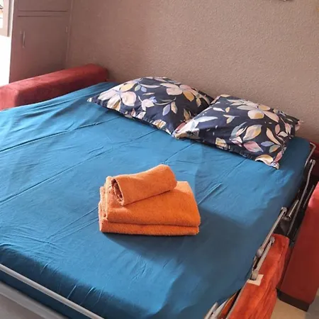 Mimilou Eleuthera 300 M Centre Naturiste Apartment