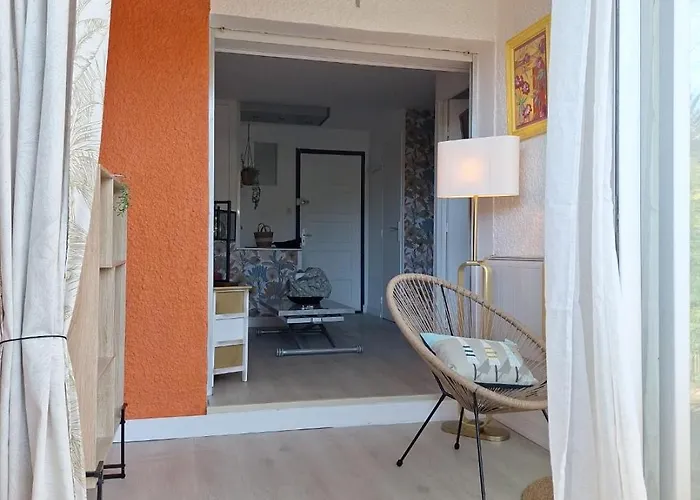 Mimilou Eleuthera 300 M Centre Naturiste * Agde