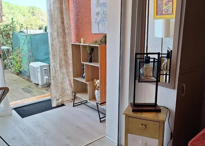 Mimilou Eleuthera 300 M Centre Naturiste * Agde