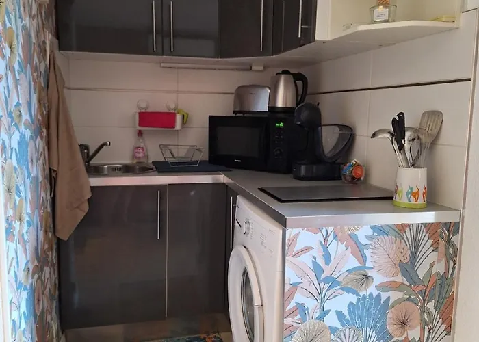 Mimilou Eleuthera 300 M Centre Naturiste Apartamento