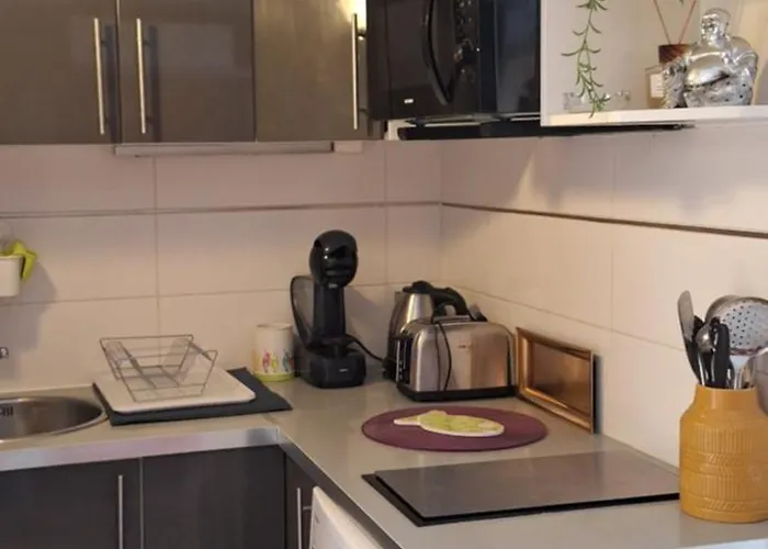 Mimilou Eleuthera 300 M Centre Naturiste Apartment *